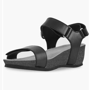 Munro Leather Platform Sandals 8